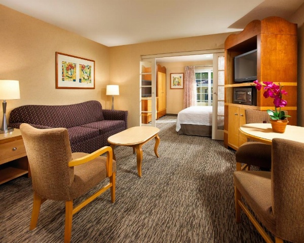 Anaheim Portofino Inn and Suites image 11